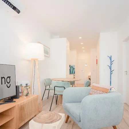 Liiiving In - Urban Art Apartment