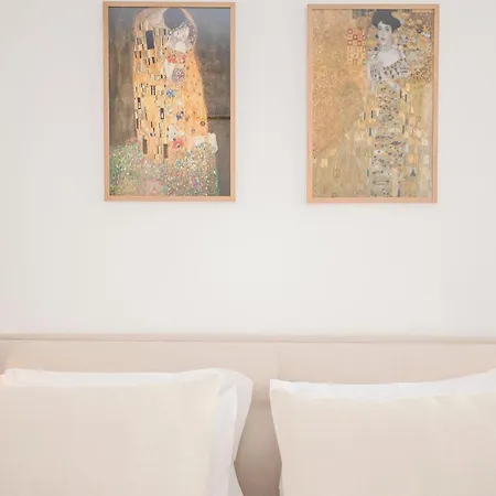 Liiiving In - Urban Art Apartment *