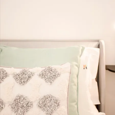 Liiiving In - Urban Art Apartment *